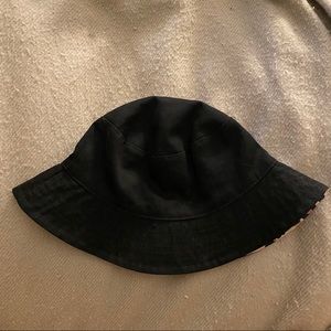 bucket hat
